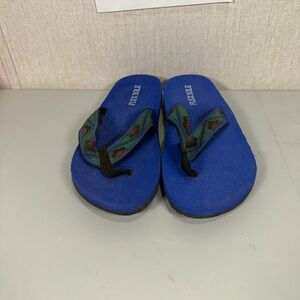 Blue Fabric Flip Flop Sandals with Patterned Straps
